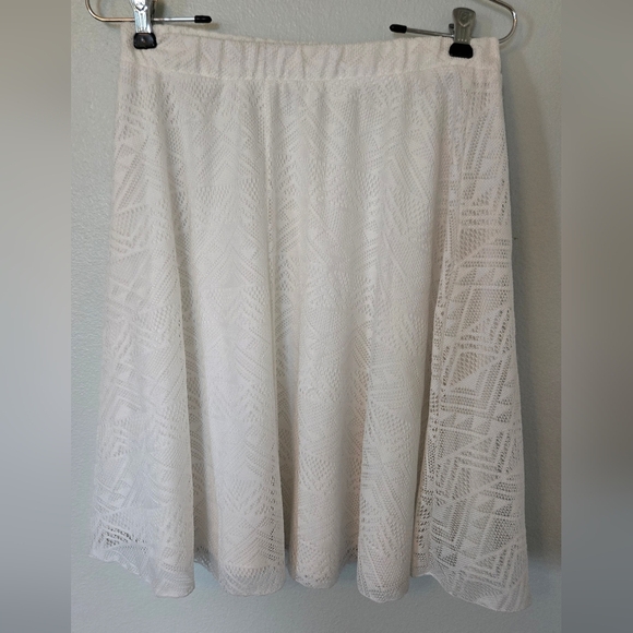 Ms. Bella D White Lace skirt size Medium - Picture 1 of 4